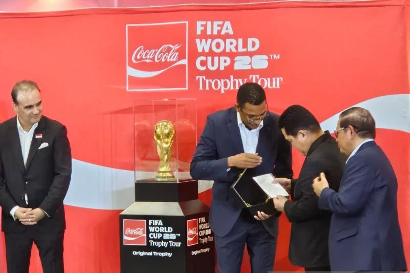 Trofi Emas Piala Dunia Mejeng di Jakarta, Erick Thohir Tagih Swasta Berani Investasi