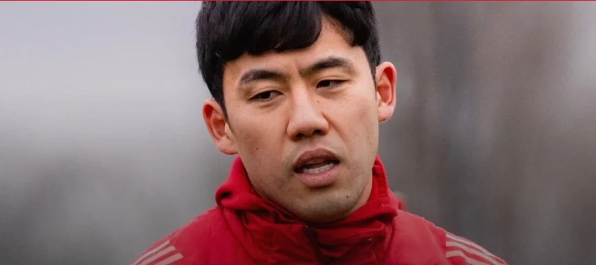 Arne Slot Konfirmasi Wataru Endo Bakal Jadi Penonton Setia di Anfield, Fans Liverpool Siapkan Tisu