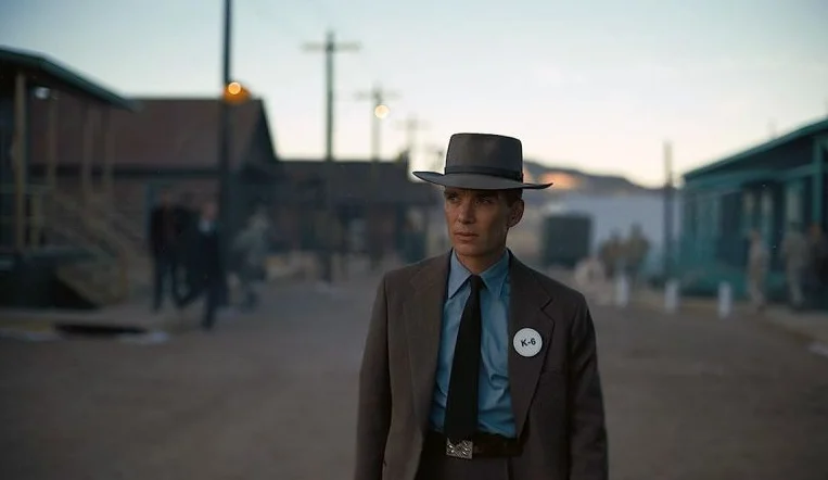 Robert Aramayo Libas Timothee Chalamet di BAFTA, Menang Jalur Edukasi Sindrom Tourette