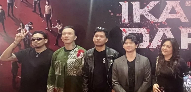 Cara Iko Uwais ‘Jual’ Budaya Indonesia Lewat Film ‘Ikatan Darah’
