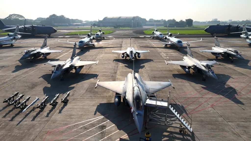 TNI AU Kirim Pilot Tempur Belajar Kendalikan Rafale ke Prancis