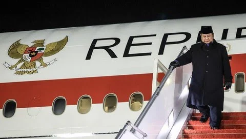 Prabowo Tiba di Prancis, Agenda Pertama Salat Iduladha Bersama WNI di Paris Kunjungan Prabowo ke Prancis
