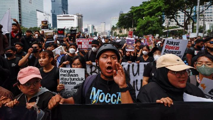 Dua Demo Digelar Bersamaan, Polisi Siagakan 412 Personel di Jakarta Pusat Demo Jakarta Pusat