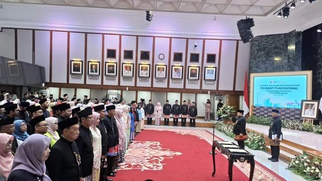 Pramono Anung Lantik 239 Pejabat, Tegaskan ASN DKI Jadi Impian Banyak Orang Pramono Anung lantik 239 pejabat fungsional