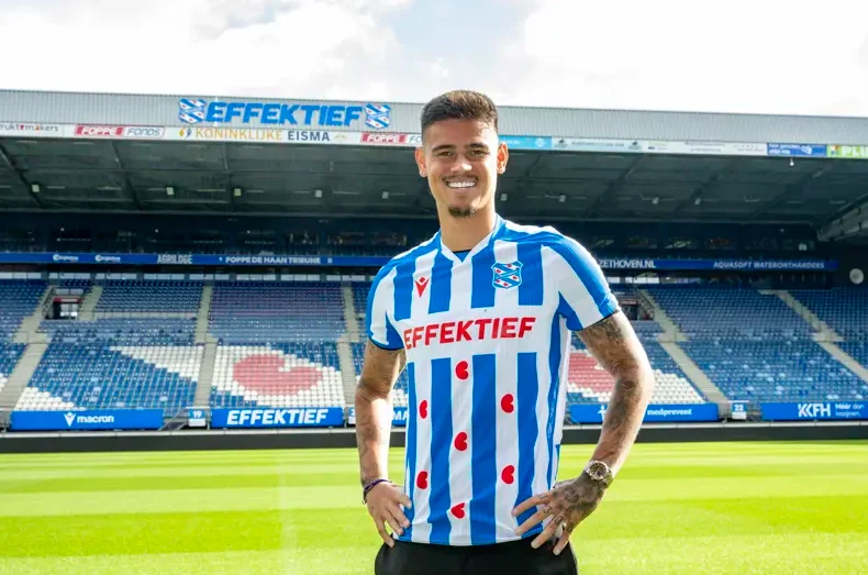 Mees Hilgers Resmi Pindah ke SC Heerenveen, Siap Buka Lembaran Baru di Eredivisie