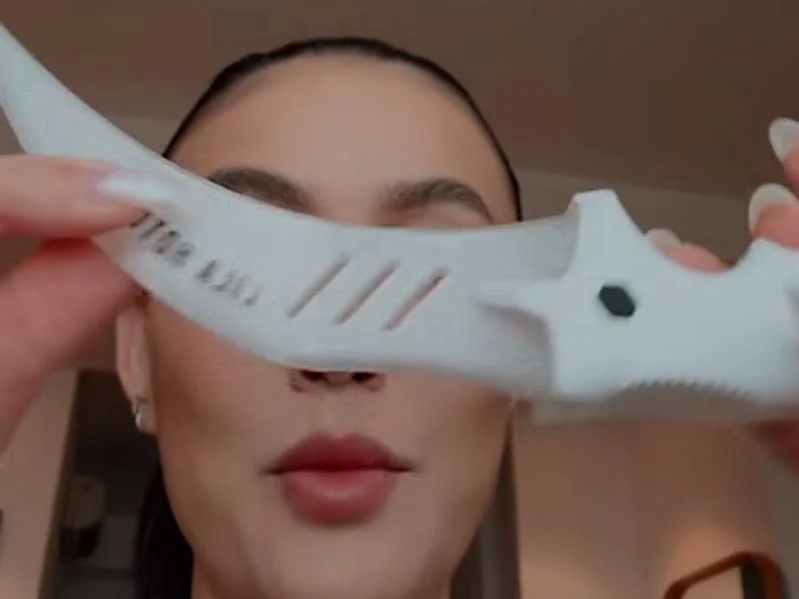 Agnez Mo Dapat Kado 3 Karambit Asli Usai Bintangi Reacher Season 4
