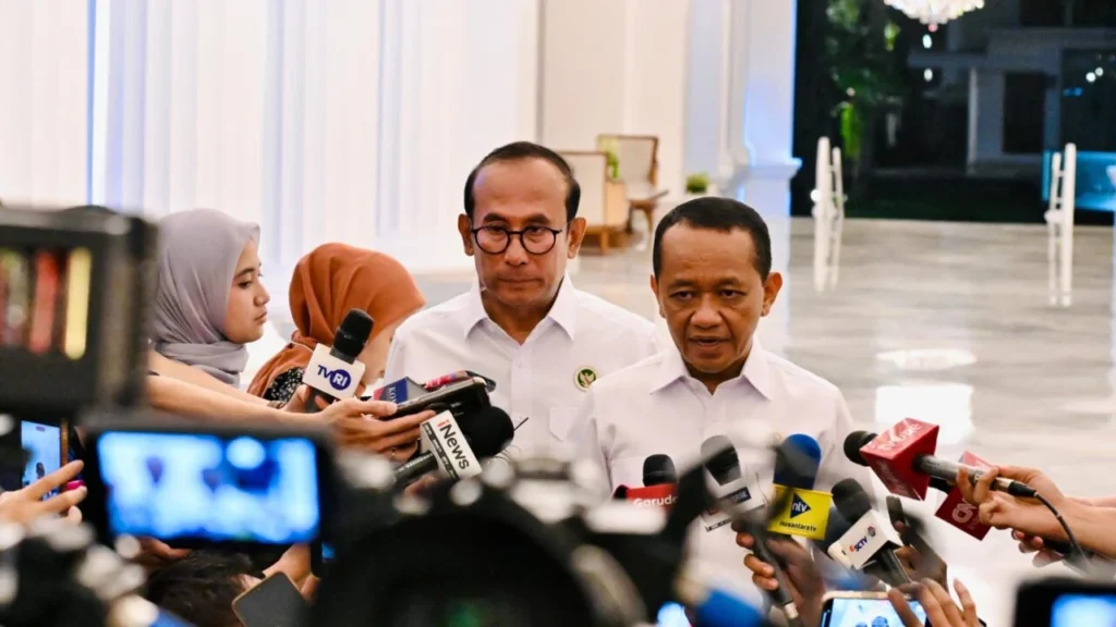 Bahlil ke Pemilik BMW dan Mobil Mewah: Jangan Pakai BBM Subsidi