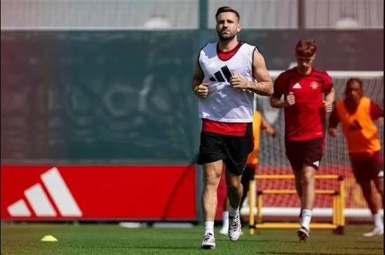 Luke Shaw di Ujung Pintu Keluar MU: Kontrak Habis dan Rencana Perombakan