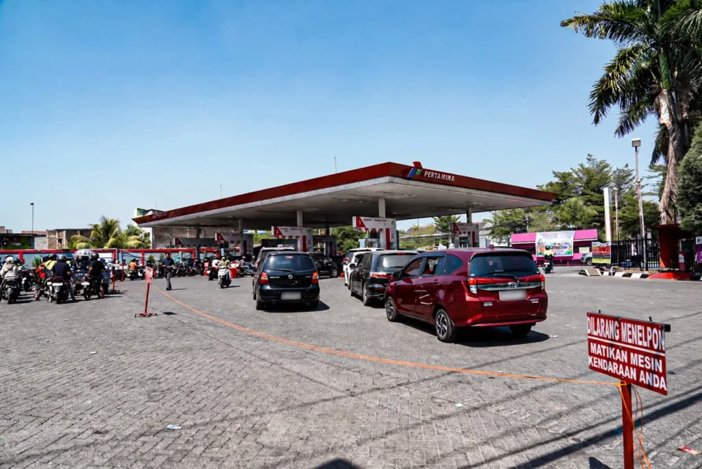 Antrean BBM di Makassar, Pertamina Terapkan Ganjil-Genap