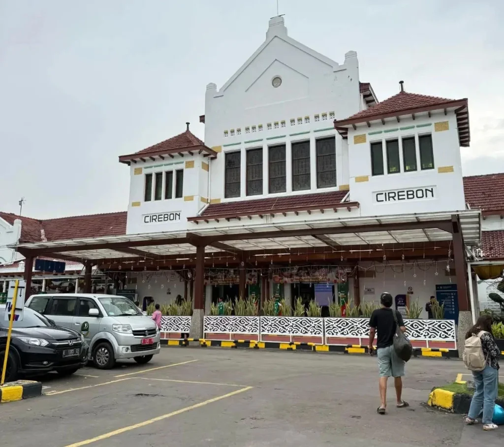 Kisah Rel Pesisir Utara Jawa: Dulu Angkut Komoditas, Kini Menggerakkan Jutaan Perjalanan