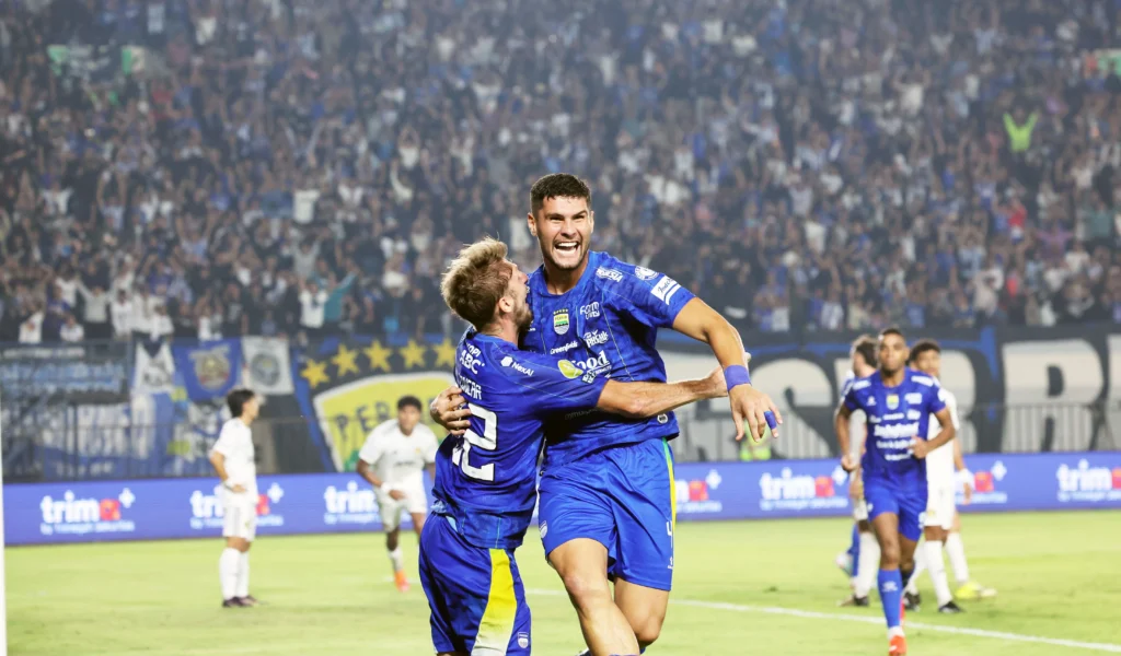 Statistik Persib Bandung vs Persik Kediri: Menang 1-0, Maung Bertahan dari Gempuran Permain Persib Bandung, Julio Cesar